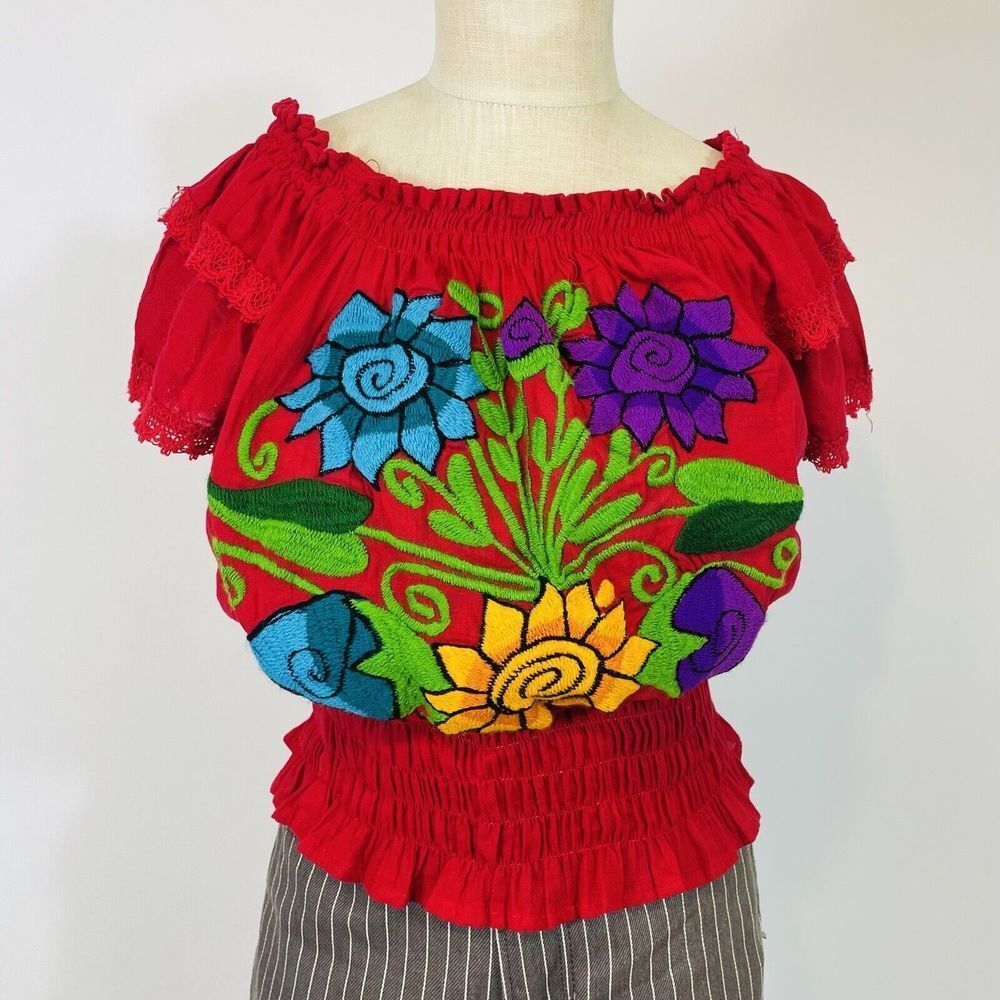 Vintage Mexican Chiquita Smocked Embroidered Short Sleeve Top Small Womens